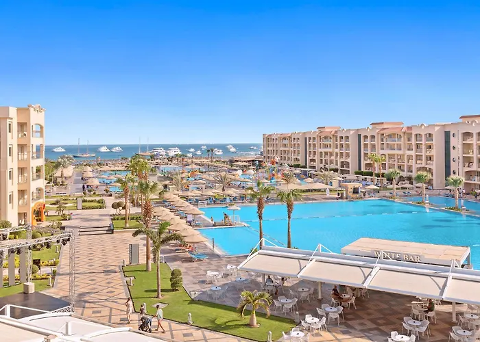 Pickalbatros White - Курортный комплекс 5*
